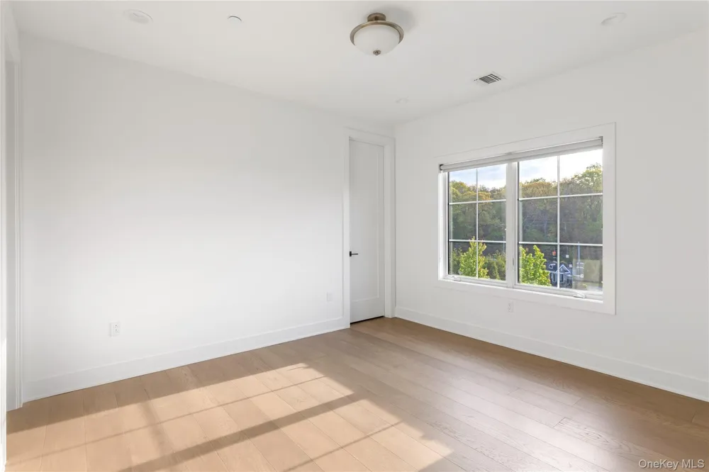 1 Sequoia Circle Manhasset, NY 11030