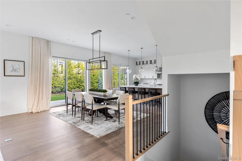 1 Sequoia Circle Manhasset, NY 11030