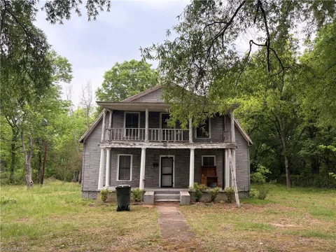 1611 Meadow Road