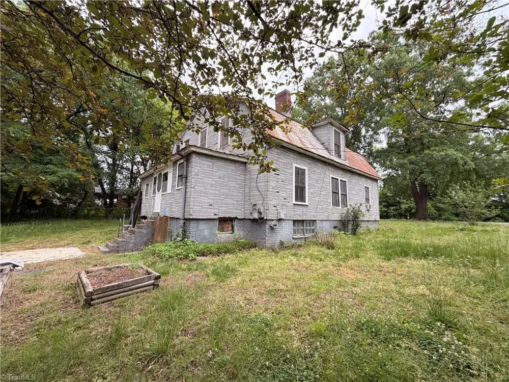 1611 Meadow Road Eden, NC 27288