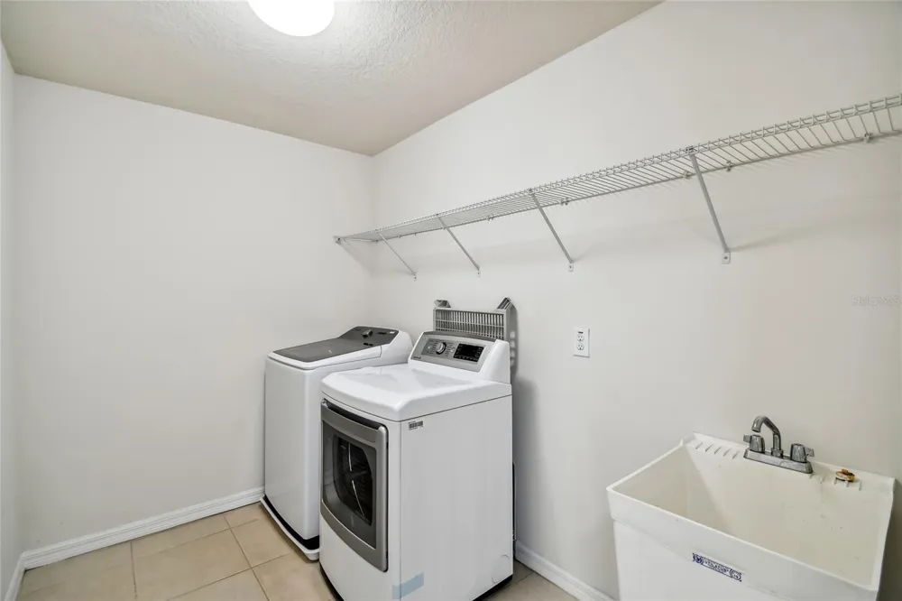 11027 TAHITI ISLE LANE Tampa, FL 33647