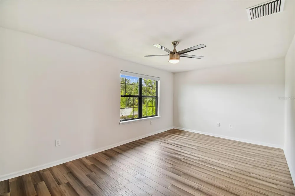 11027 TAHITI ISLE LANE Tampa, FL 33647