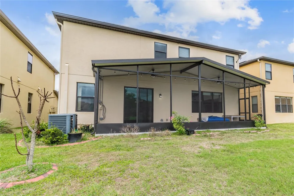 11027 TAHITI ISLE LANE Tampa, FL 33647