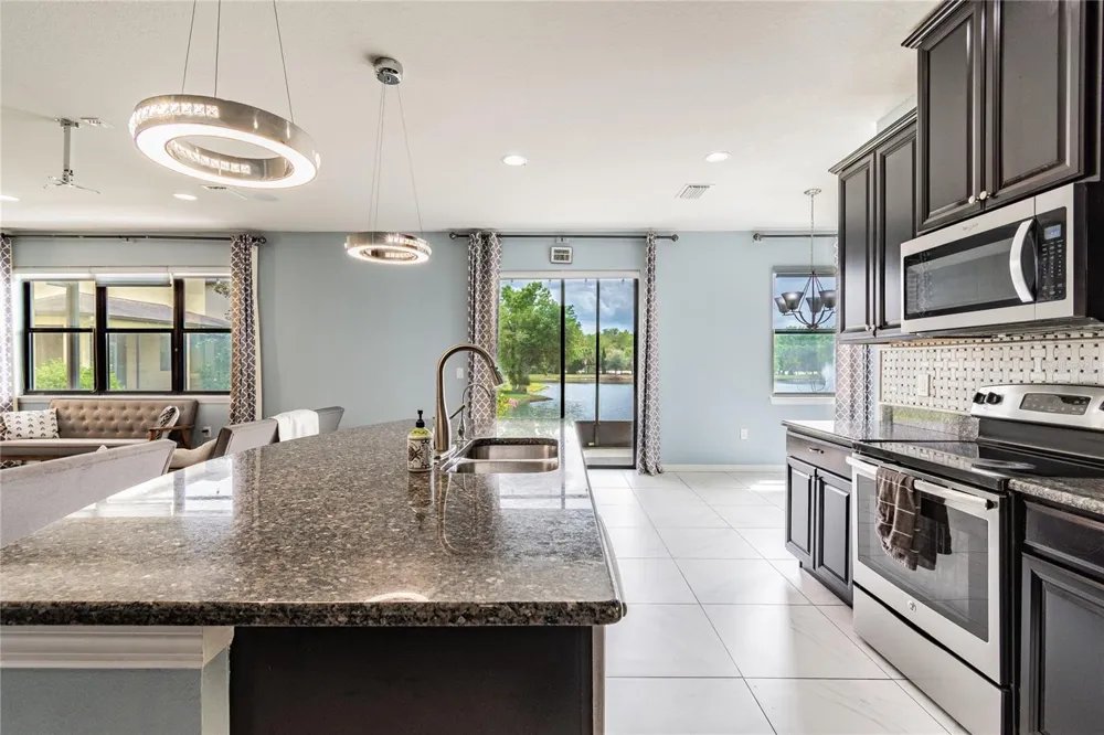 11027 TAHITI ISLE LANE Tampa, FL 33647