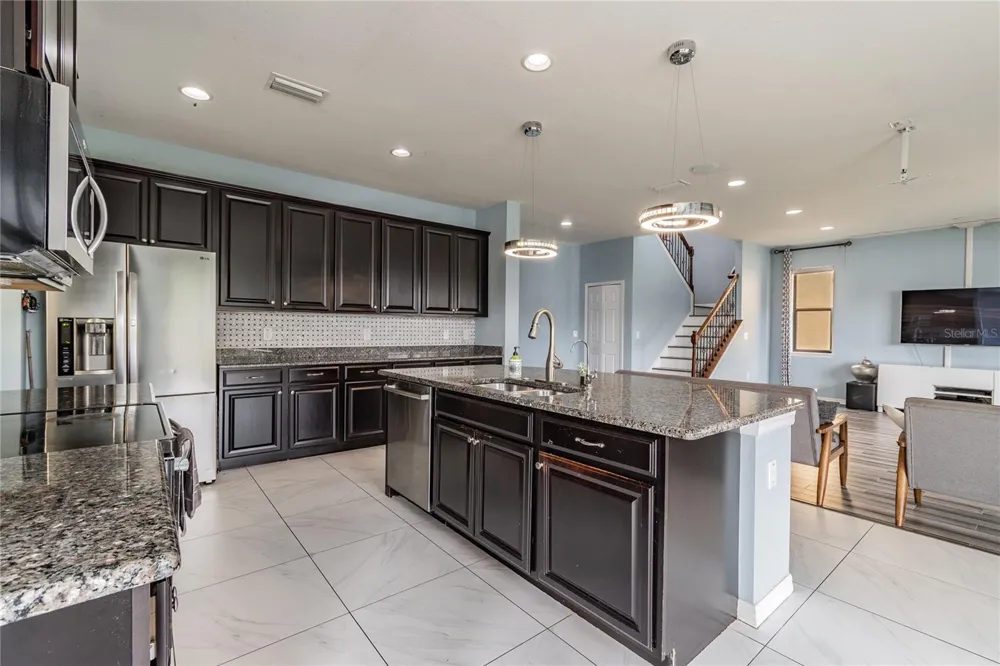 11027 TAHITI ISLE LANE Tampa, FL 33647