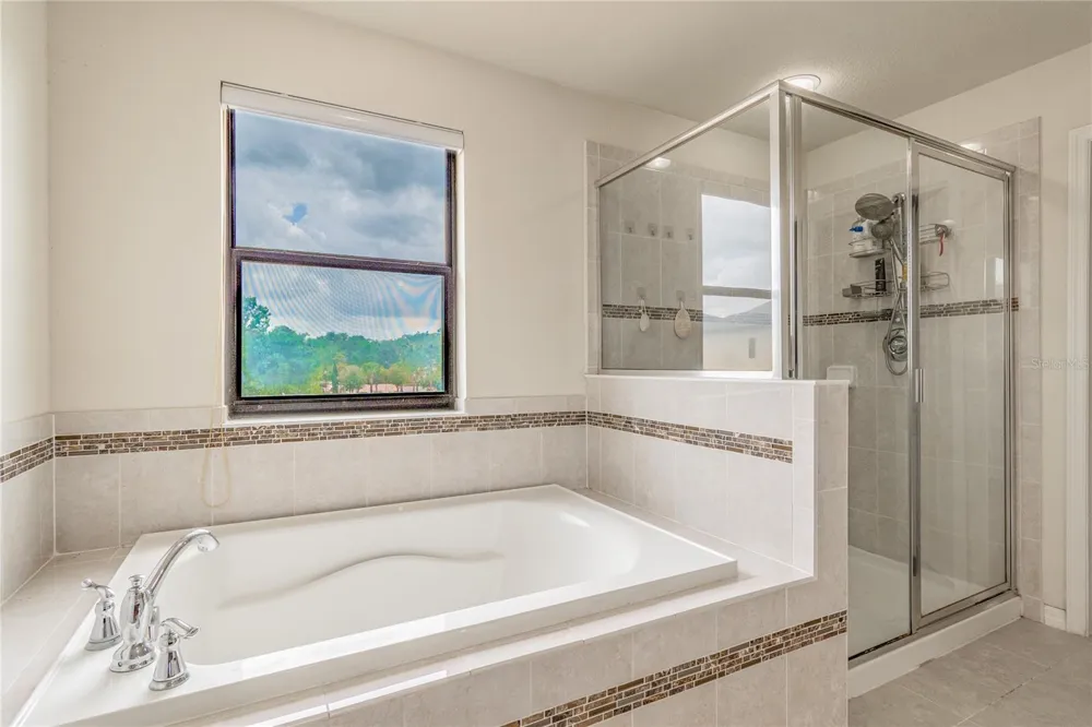 11027 TAHITI ISLE LANE Tampa, FL 33647