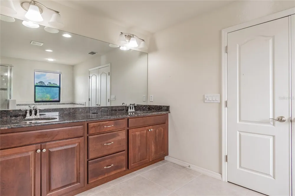 11027 TAHITI ISLE LANE Tampa, FL 33647