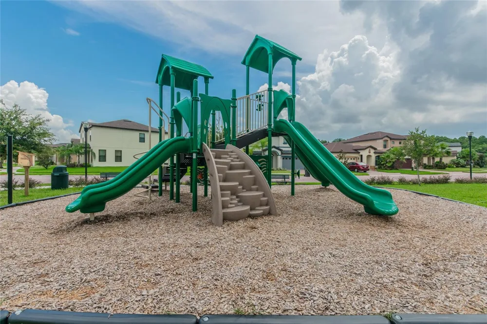 11027 TAHITI ISLE LANE Tampa, FL 33647