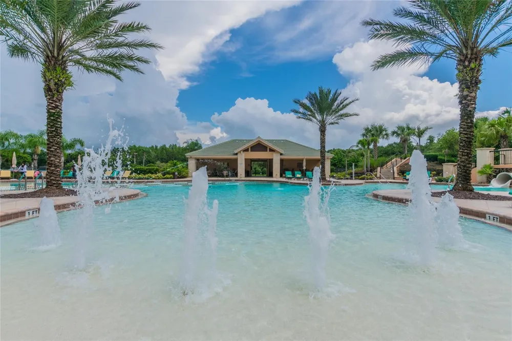 11027 TAHITI ISLE LANE Tampa, FL 33647