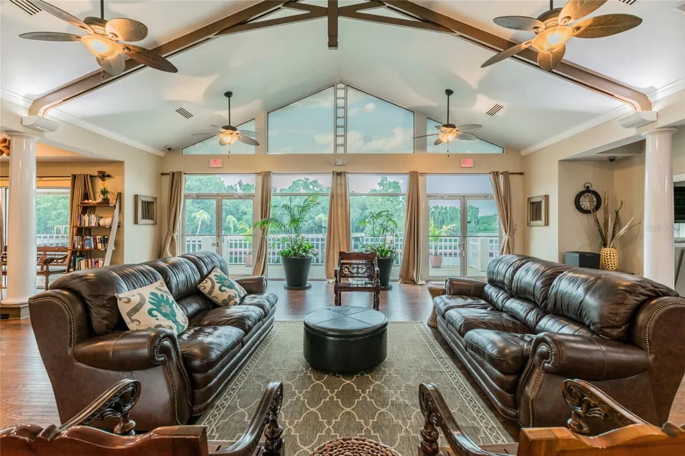 11027 TAHITI ISLE LANE Tampa, FL 33647