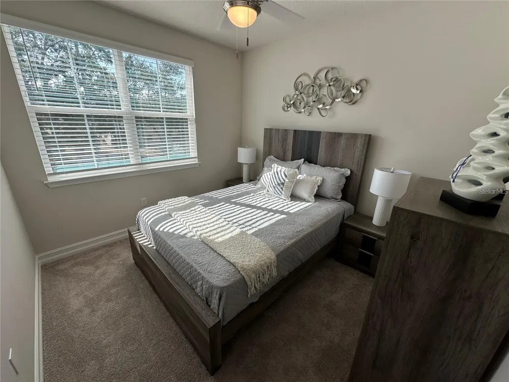 1019 E CAROLINE STREET Tavares, FL 32778