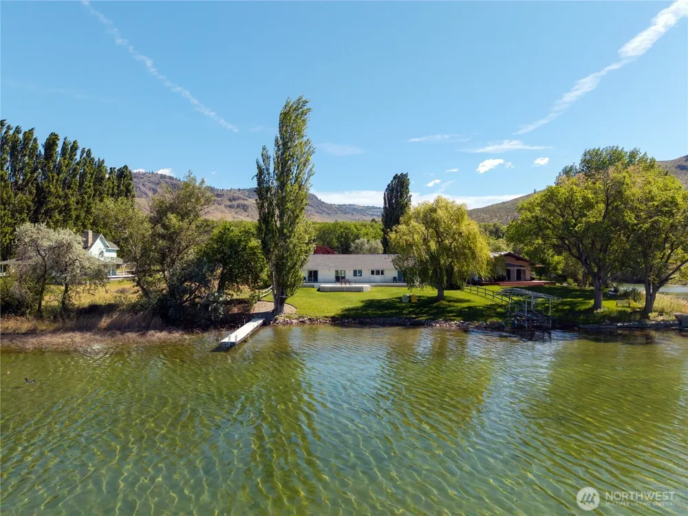 428 Eastlake Road Oroville, WA 98844
