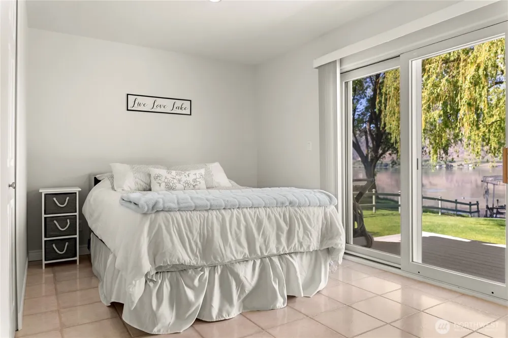 428 Eastlake Road Oroville, WA 98844