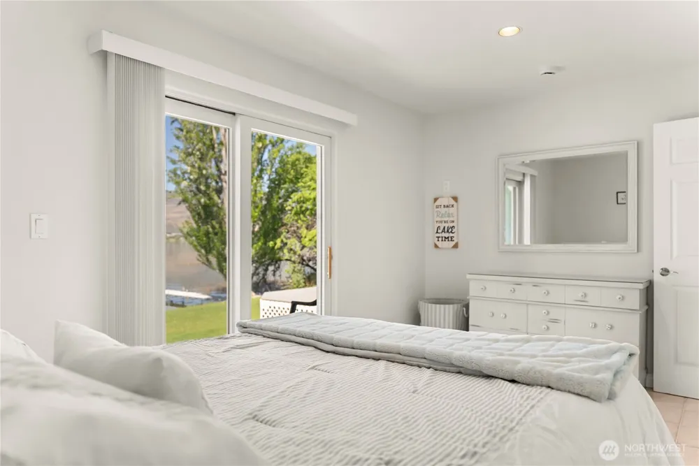 428 Eastlake Road Oroville, WA 98844