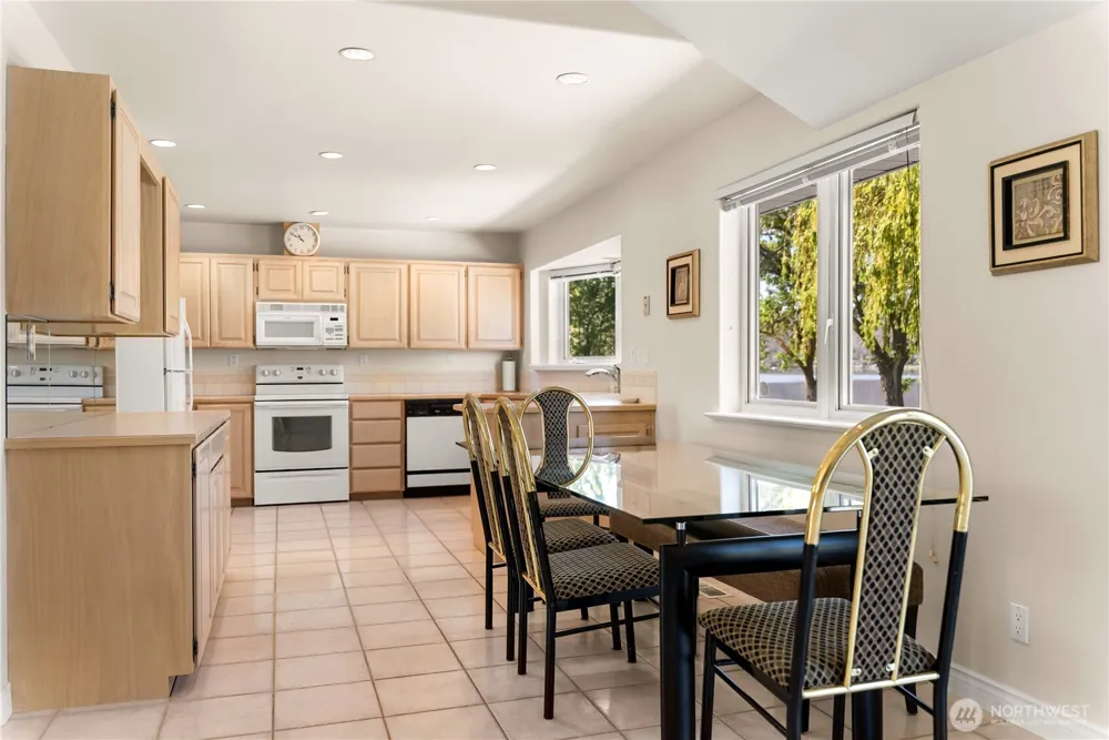428 Eastlake Road Oroville, WA 98844
