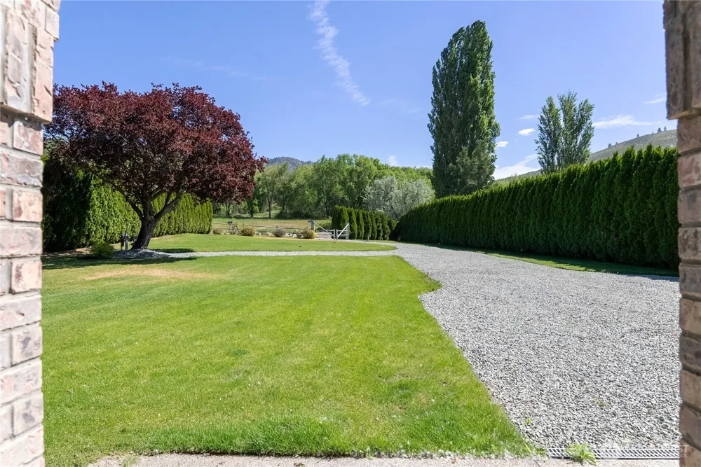 428 Eastlake Road Oroville, WA 98844