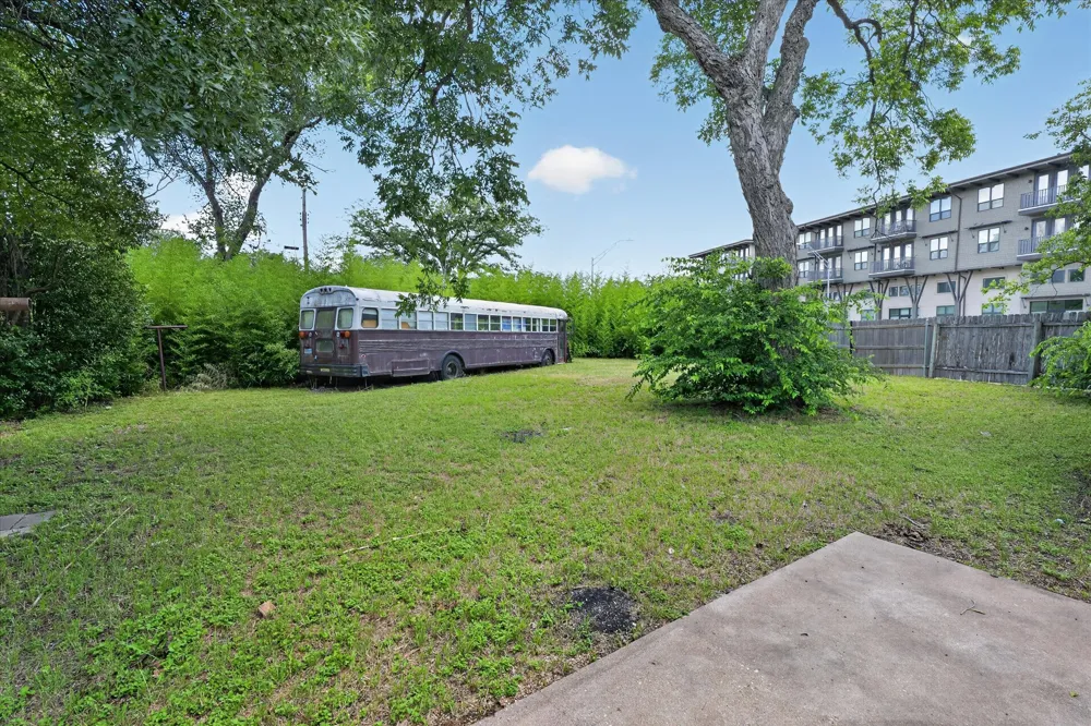 5701 Link Avenue Austin, TX 78752