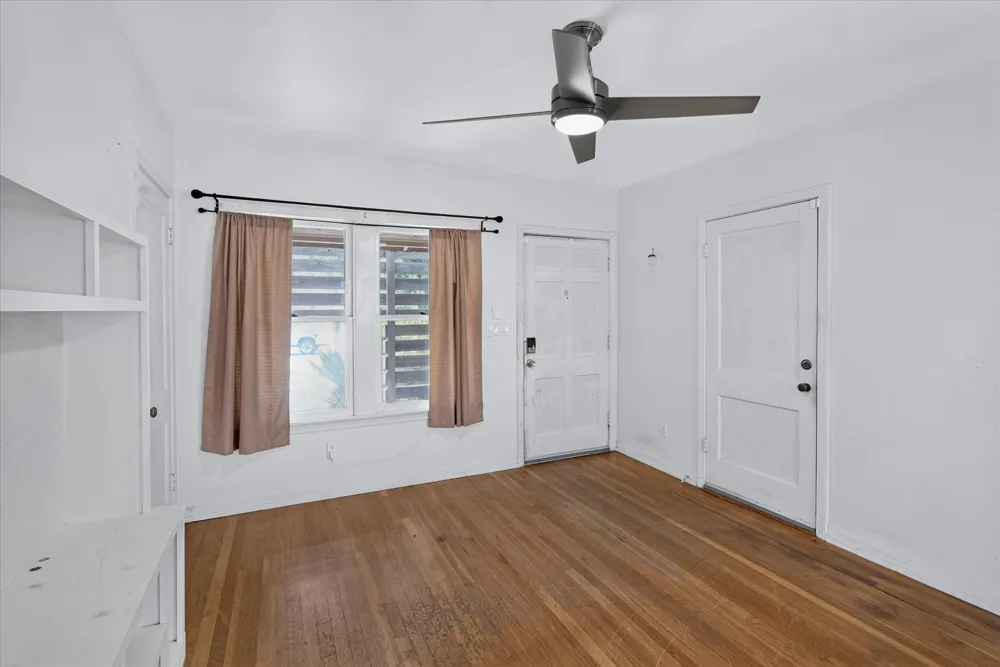 5701 Link Avenue Austin, TX 78752
