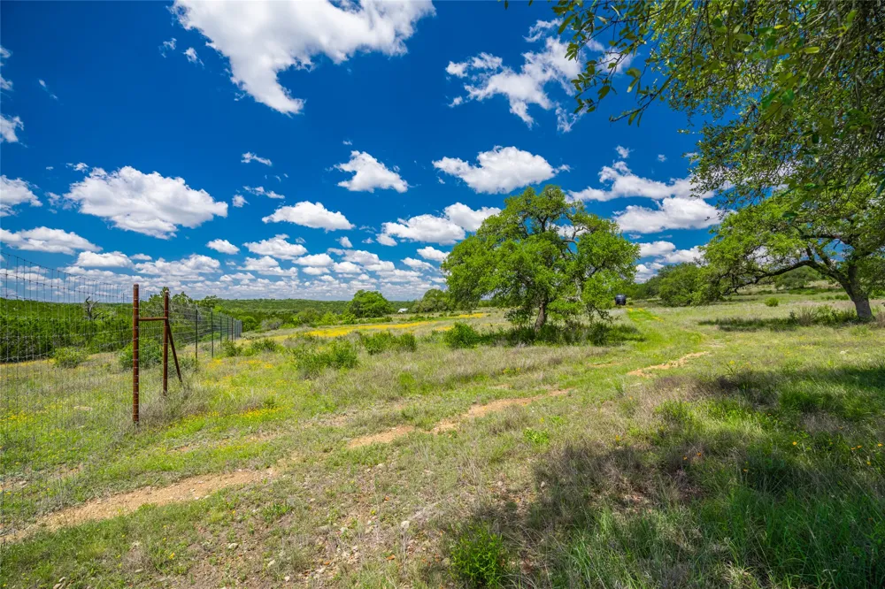 262 Cuesta Pass Driftwood, TX 78619