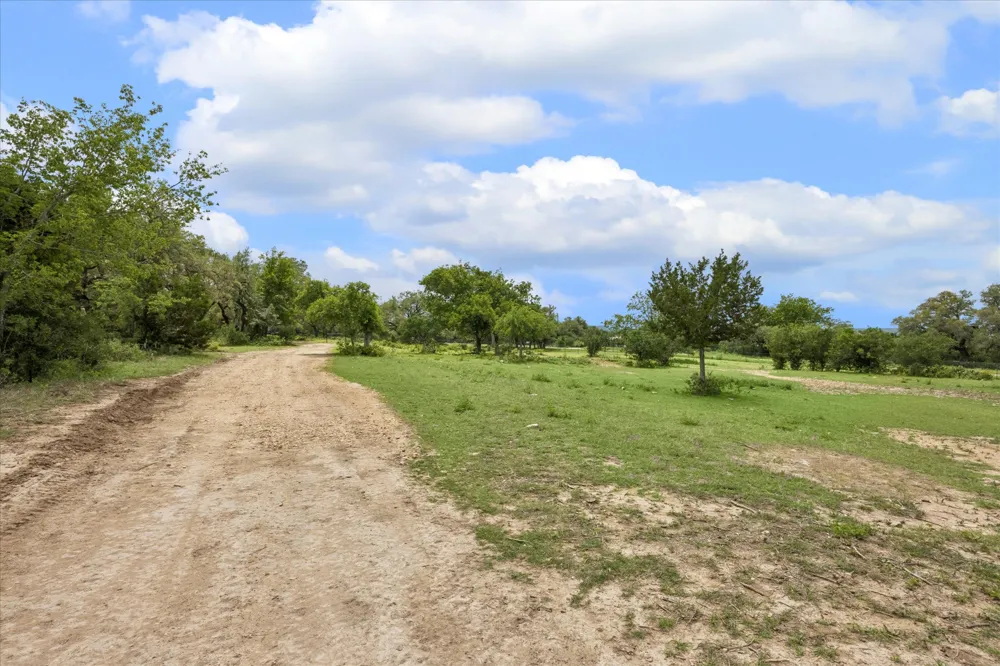 6411 W Fitzhugh Road Dripping Springs, TX 78620