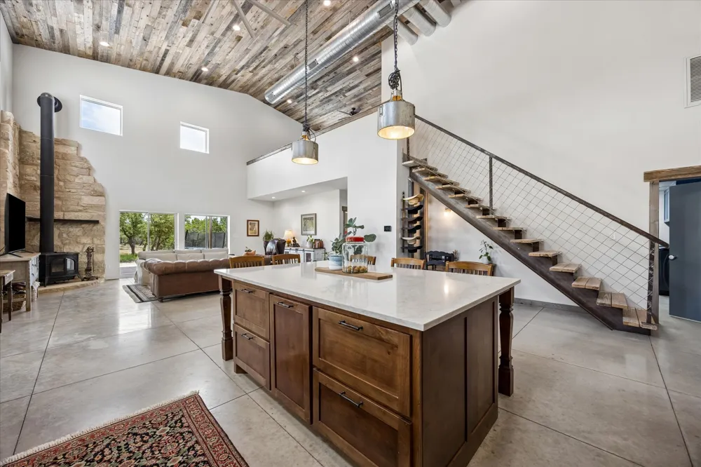6411 W Fitzhugh Road Dripping Springs, TX 78620