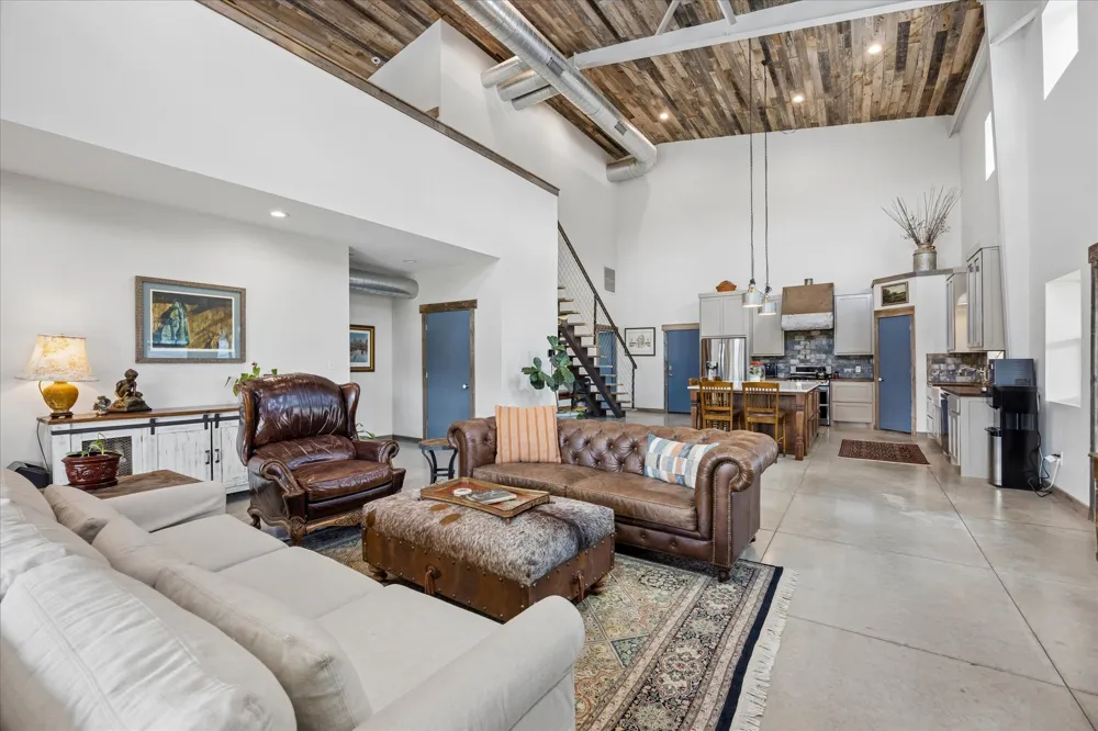 6411 W Fitzhugh Road Dripping Springs, TX 78620