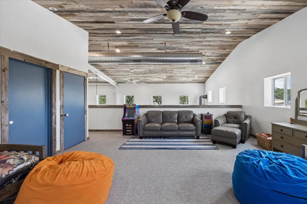 6411 W Fitzhugh Road Dripping Springs, TX 78620