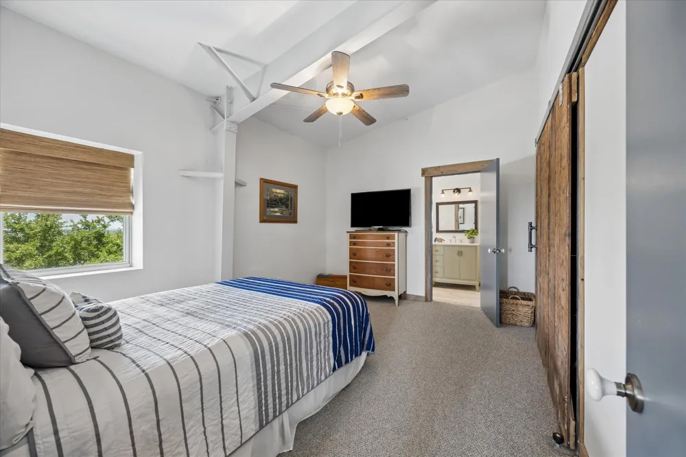 6411 W Fitzhugh Road Dripping Springs, TX 78620
