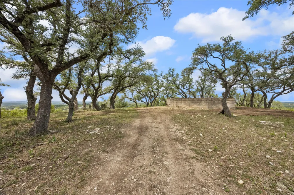 6411 W Fitzhugh Road Dripping Springs, TX 78620