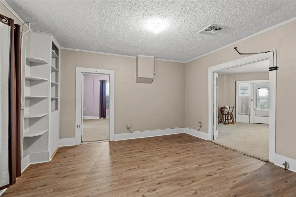 5612 HWY 71 E Smithville, TX 78957