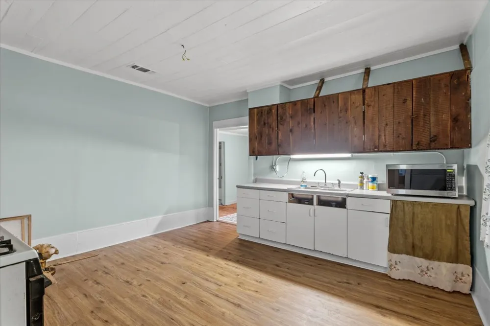 5612 HWY 71 E Smithville, TX 78957