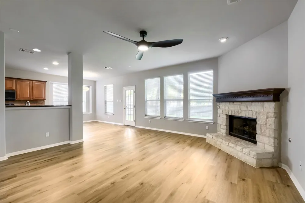 391 Middle Creek Buda, TX 78610