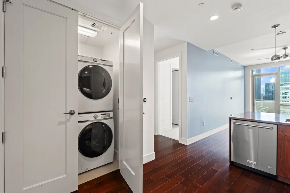 222 West Avenue #2809 Austin, TX 78701