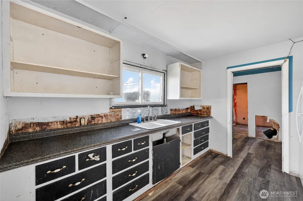 2008 Pacific Avenue Aberdeen, WA 98520
