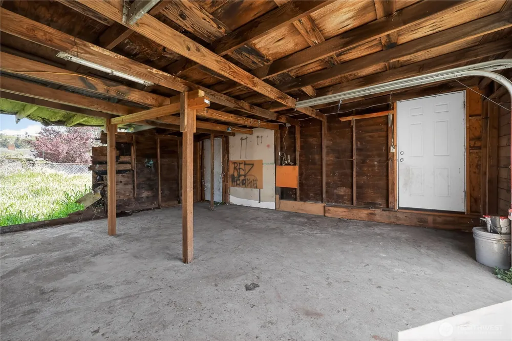 2008 Pacific Avenue Aberdeen, WA 98520