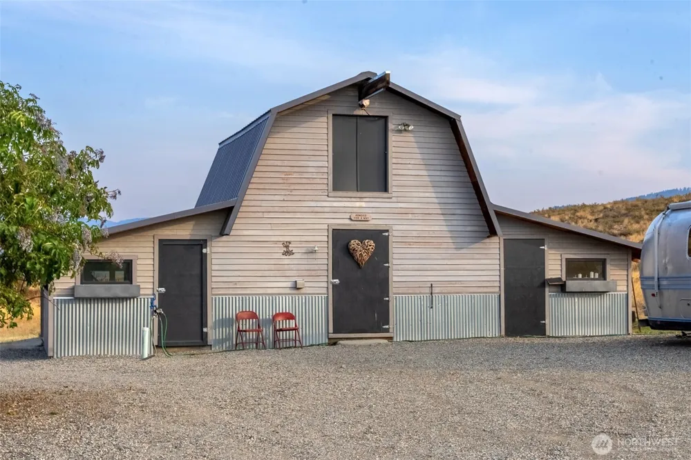 8 Deer Trails Way Winthrop, WA 98862