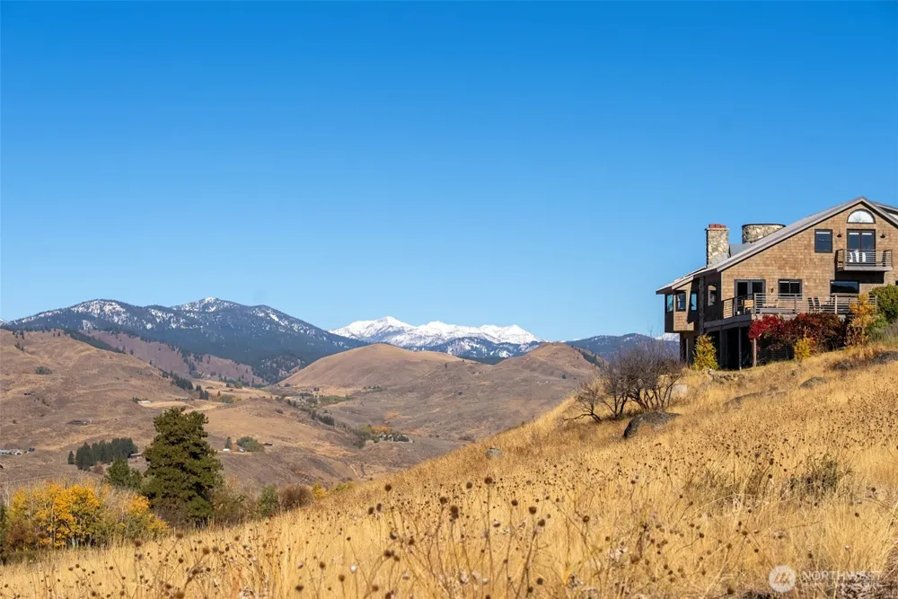 8 Deer Trails Way Winthrop, WA 98862