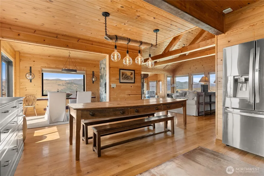8 Deer Trails Way Winthrop, WA 98862
