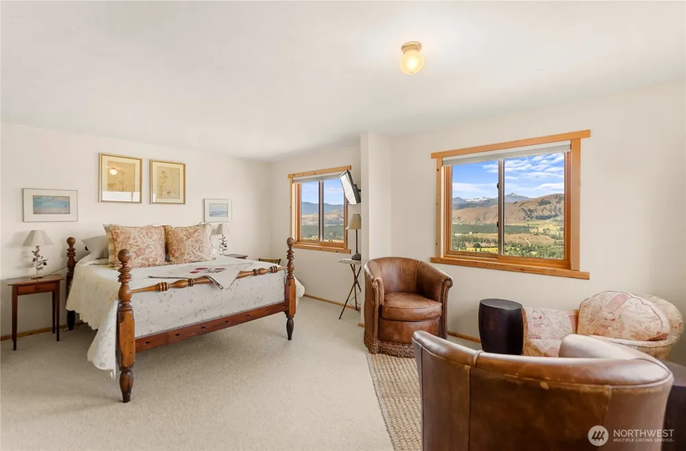 8 Deer Trails Way Winthrop, WA 98862