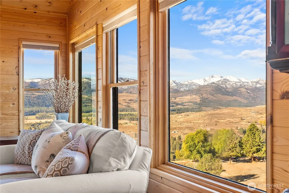 8 Deer Trails Way Winthrop, WA 98862