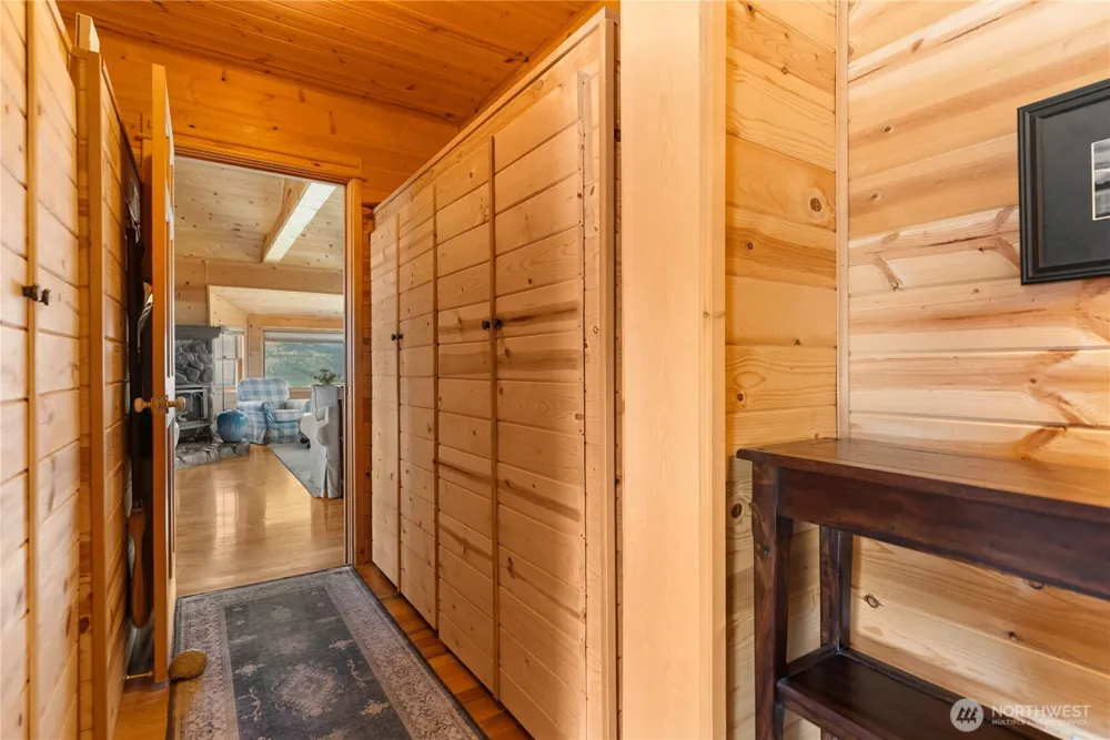 8 Deer Trails Way Winthrop, WA 98862
