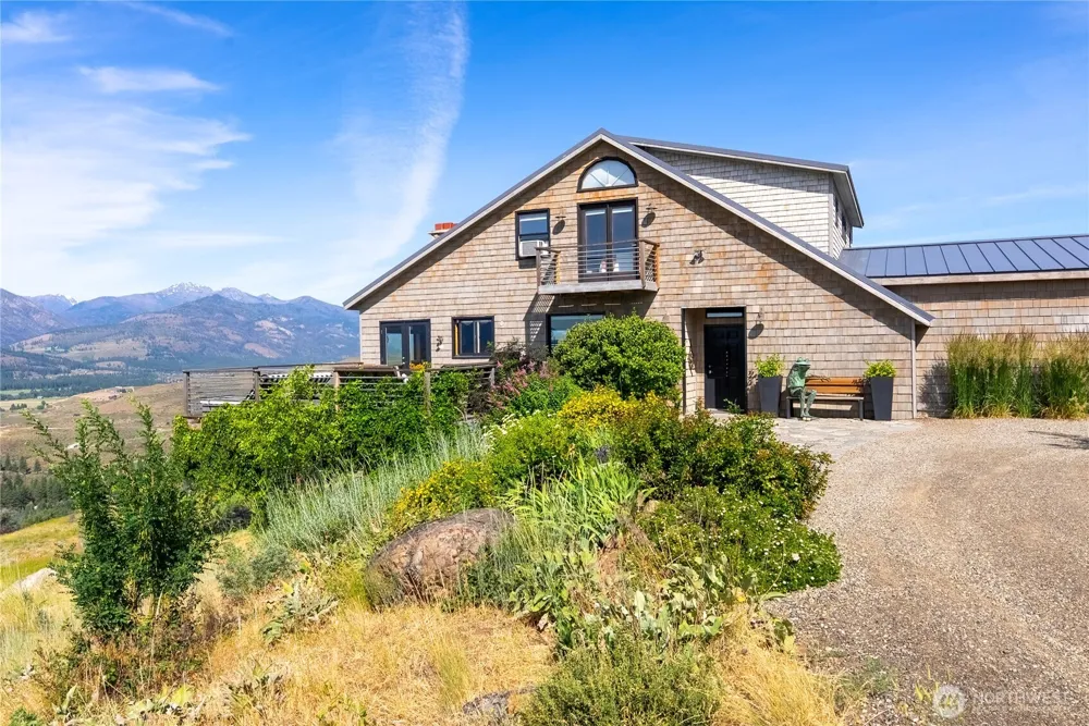 8 Deer Trails Way Winthrop, WA 98862