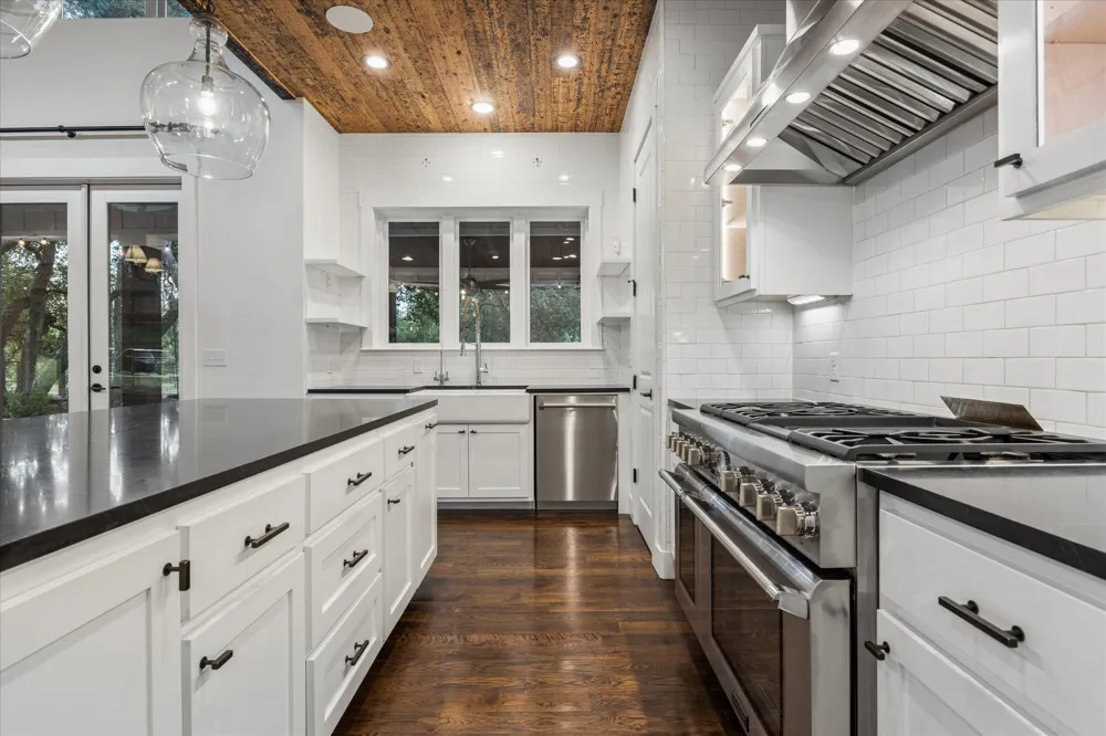 1899 Trebled Waters Trail Dripping Springs, TX 78619
