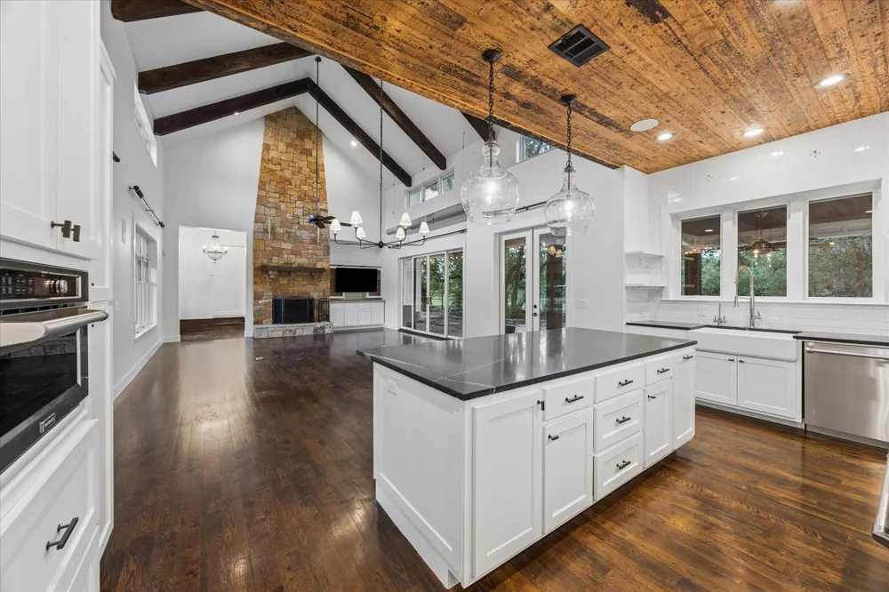 1899 Trebled Waters Trail Dripping Springs, TX 78619