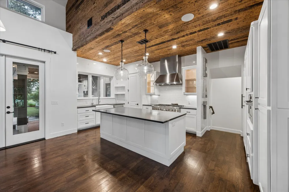 1899 Trebled Waters Trail Dripping Springs, TX 78619