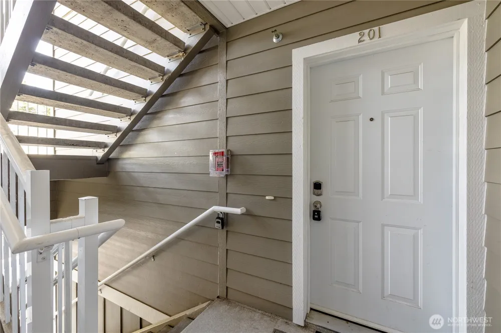 1670 SW Mulberry Street #B201 Oak Harbor, WA 98277