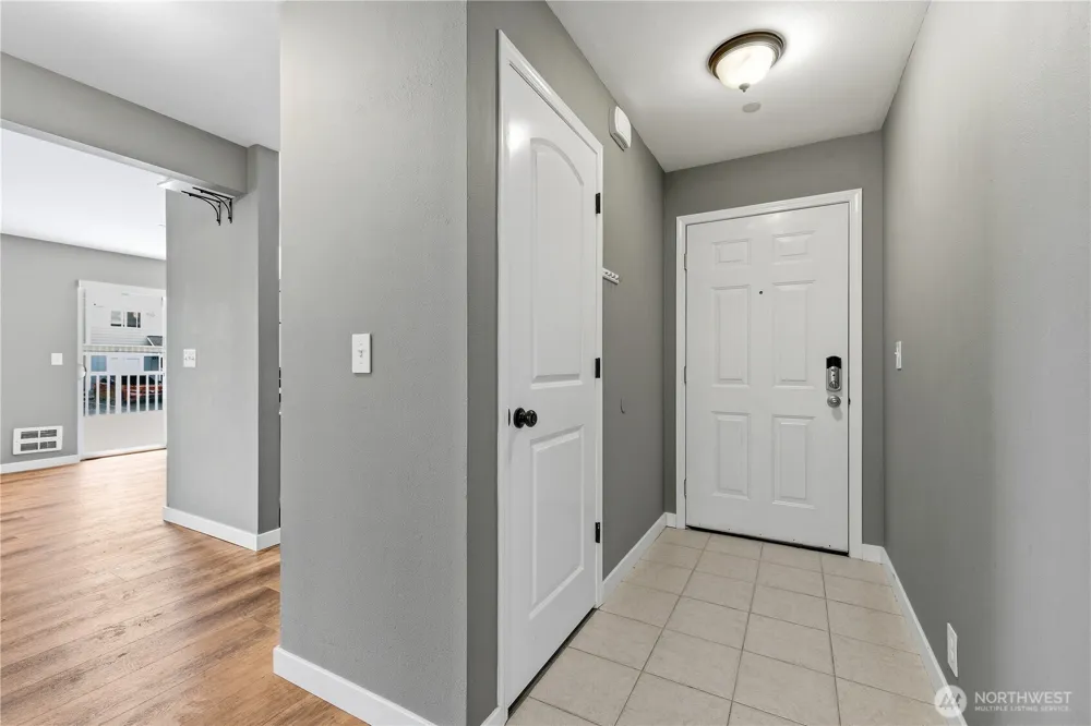 1670 SW Mulberry Street #B201 Oak Harbor, WA 98277