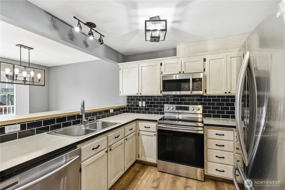 1670 SW Mulberry Street #B201 Oak Harbor, WA 98277
