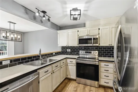 1670 SW Mulberry Street #B201