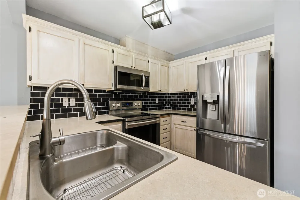 1670 SW Mulberry Street #B201 Oak Harbor, WA 98277